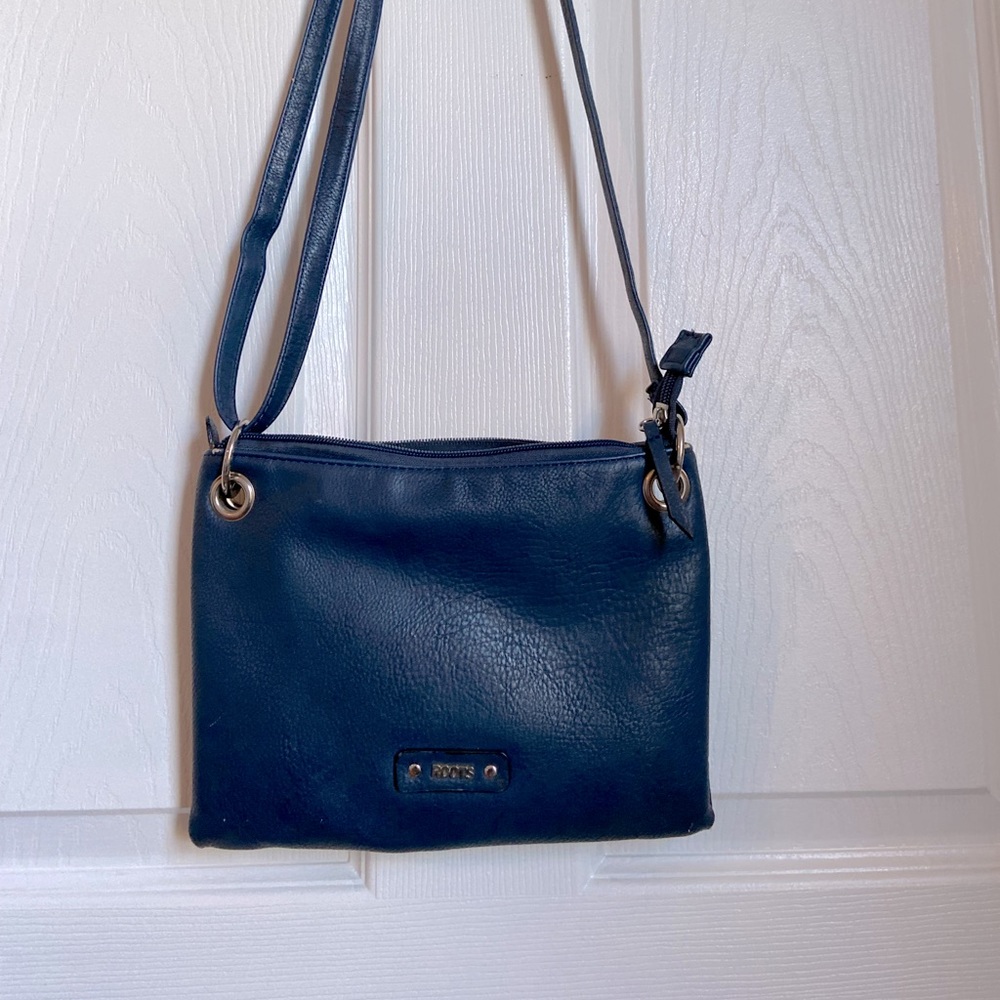 Blue Roots purse with adjustable strap